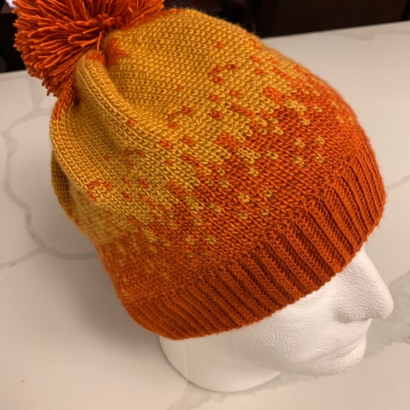 Beanie- gold and terracotta crochet knit stitch. Size small. Handmade. - Picture 2 of 3